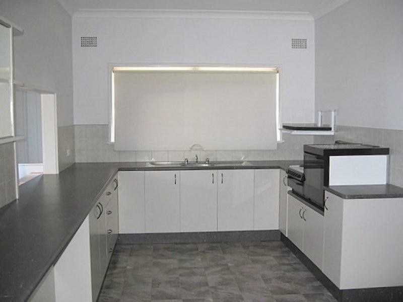 111a Clarinda Street, Parkes NSW 2870