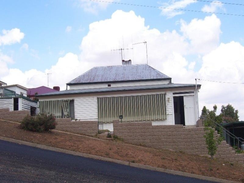 11 Church Street, Parkes NSW 2870