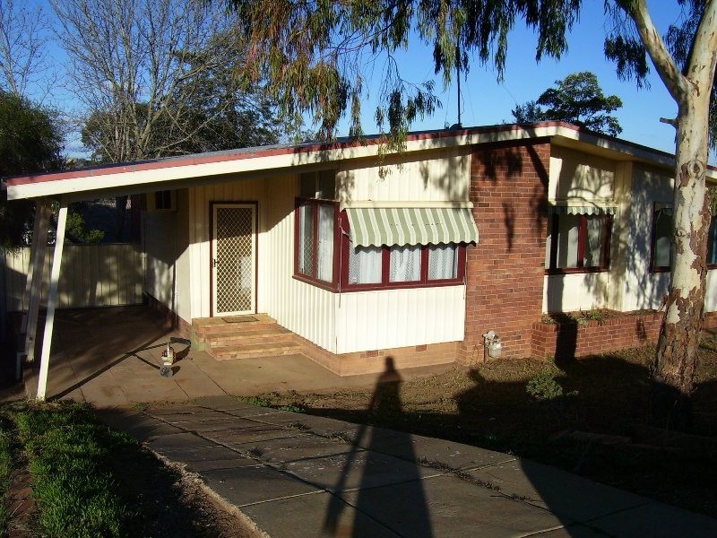 1 Jones Street, Parkes NSW 2870