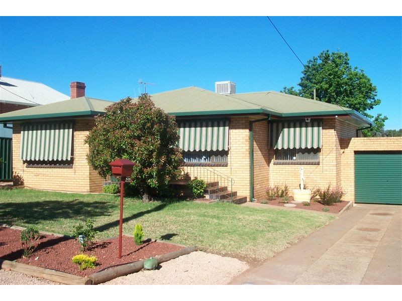 22 Weston Street, Parkes NSW 2870