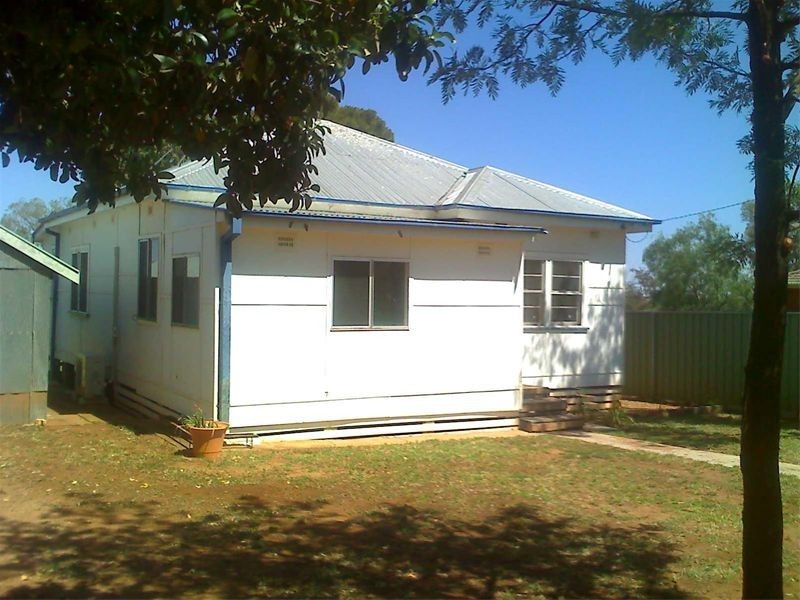 38A Derribong Street, Peak Hill NSW 2869