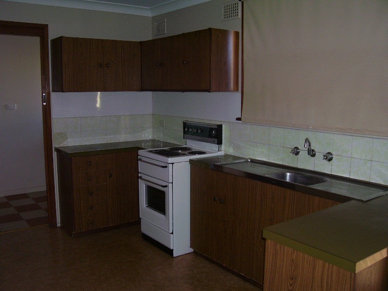 14 Downes Crescent, Parkes NSW 2870