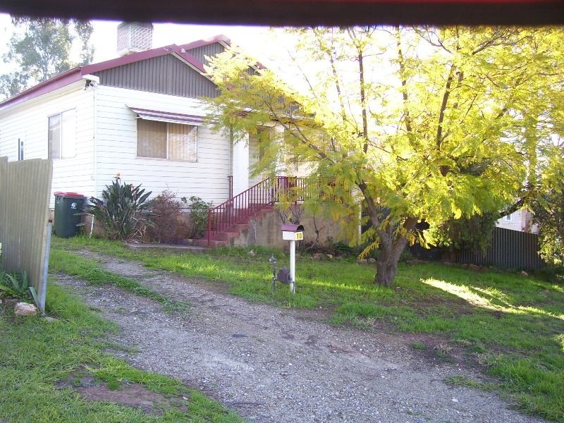 10 Howard Street, Parkes NSW 2870