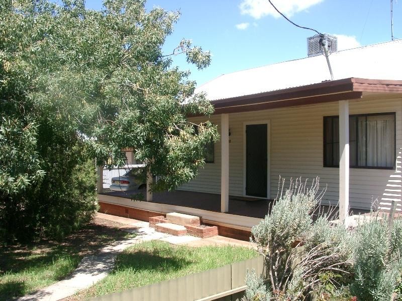 28 Thornbury Street, Parkes NSW 2870