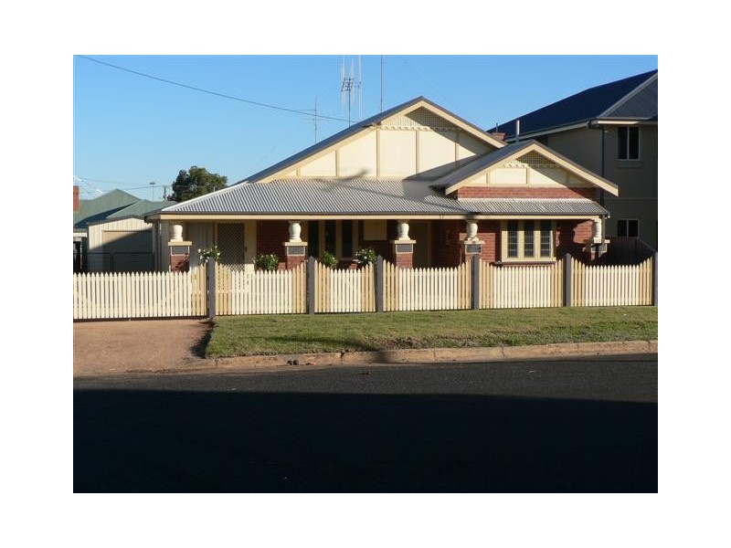 51 Church Street, Parkes NSW 2870