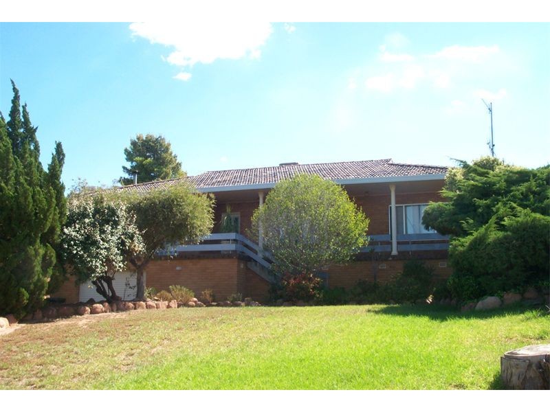 36 Mengarvie Road, Parkes NSW 2870