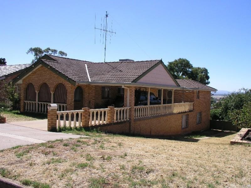 27 Mengarvie Road, Parkes NSW 2870