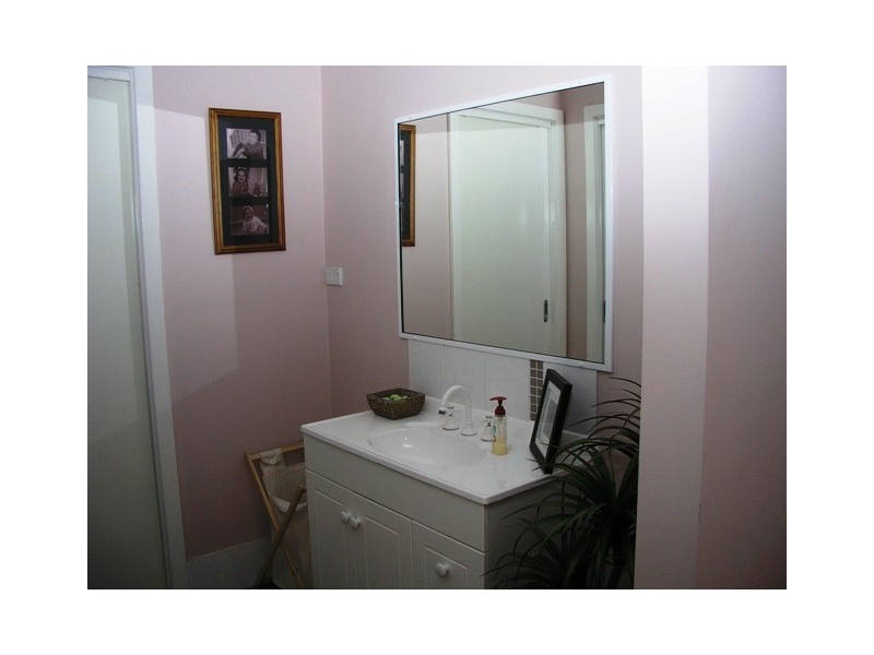 22 Glenburnie Close, Parkes NSW 2870