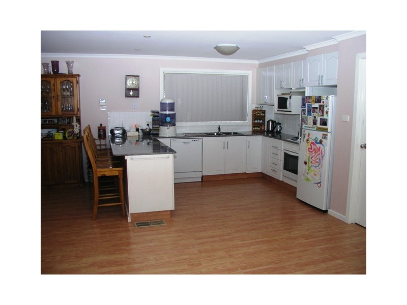 22 Glenburnie Close, Parkes NSW 2870