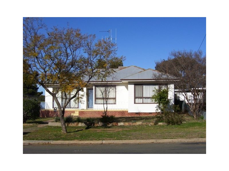 3 Hooley Street, Parkes NSW 2870
