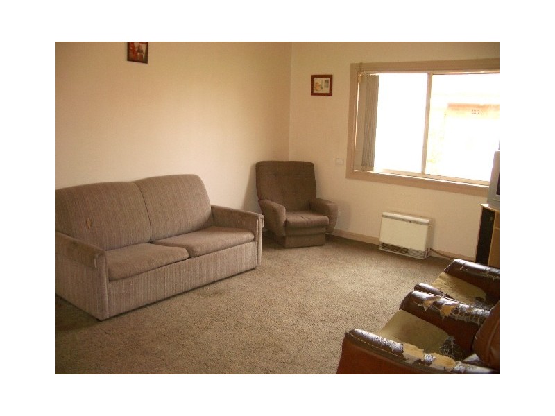 4 Carrington Street, Parkes NSW 2870