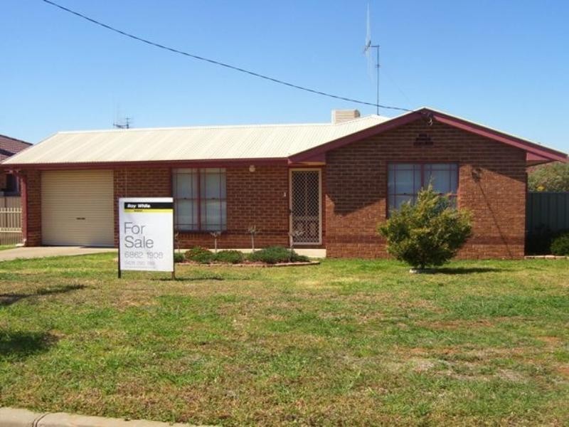 17 Flinders Street, Parkes NSW 2870
