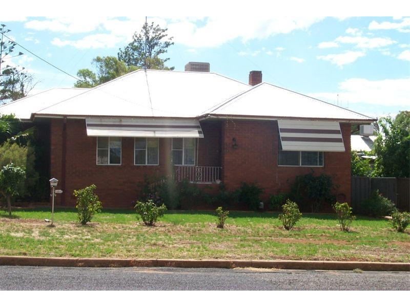 61 High Street, Parkes NSW 2870