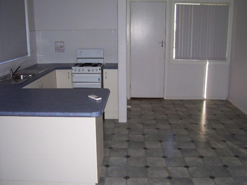 13 Best Street, Parkes NSW 2870