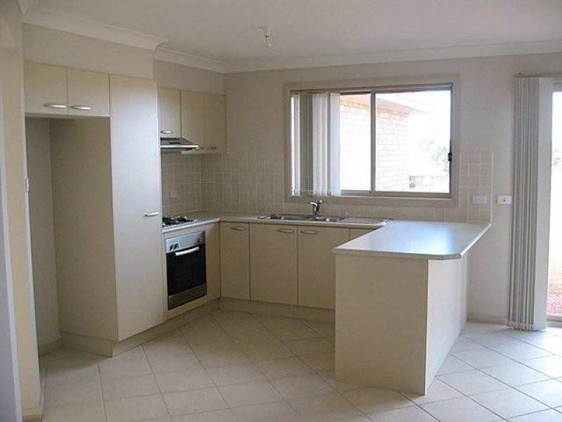 5 Vaucluse Place, Parkes NSW 2870