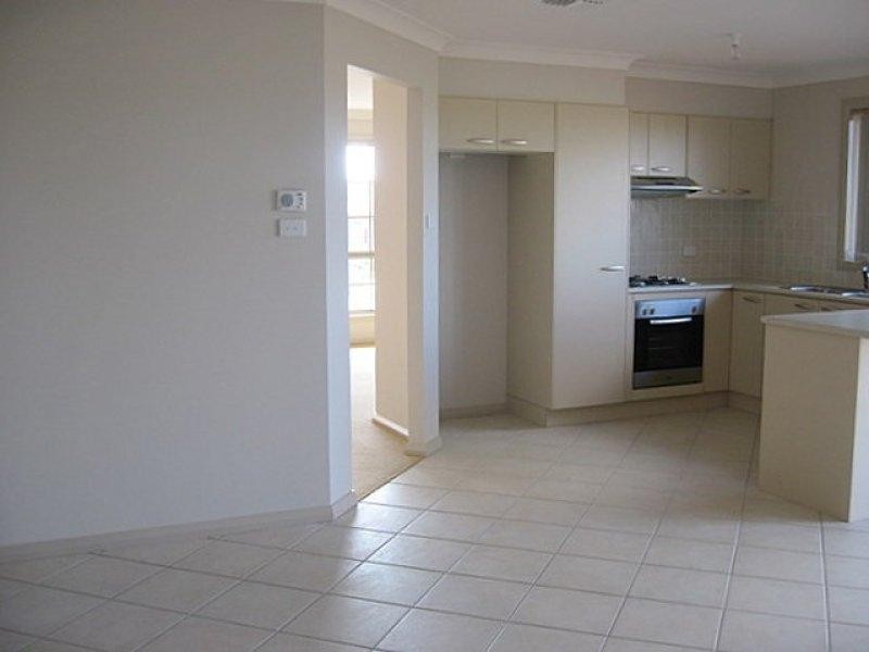 5 Vaucluse Place, Parkes NSW 2870