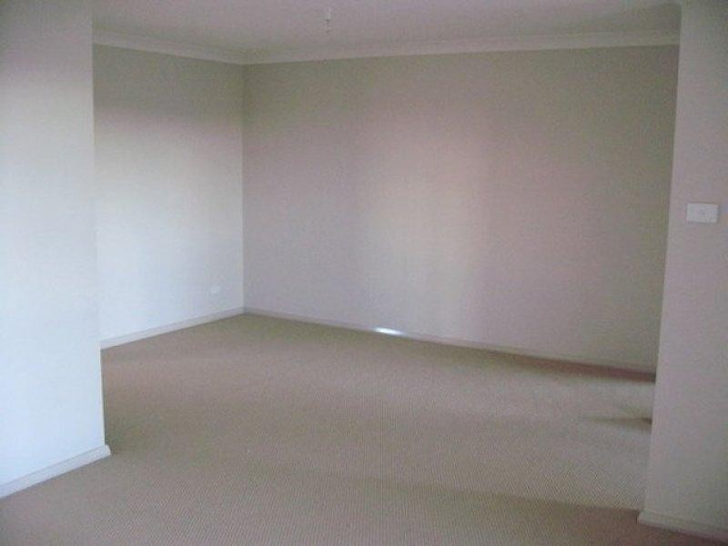 5 Vaucluse Place, Parkes NSW 2870