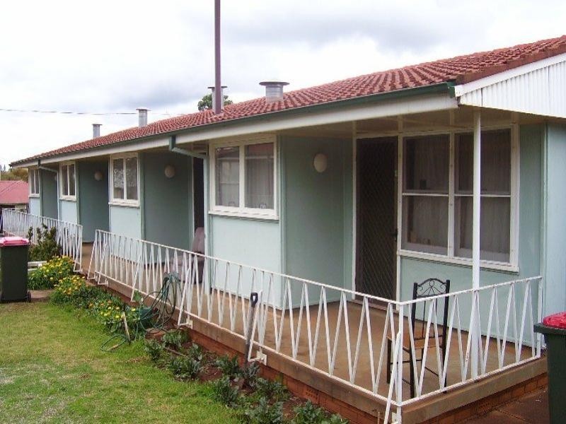 1/12 Gallop Avenue, Parkes NSW 2870