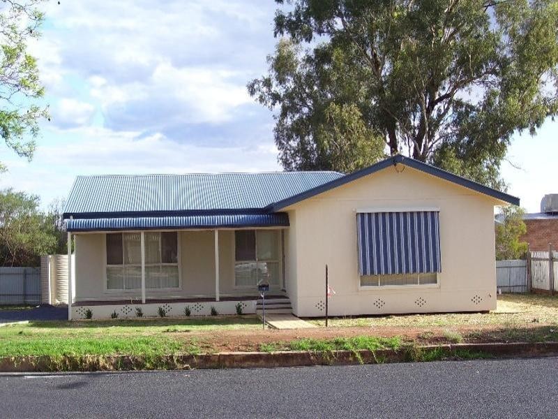 17 Victoria Street, Parkes NSW 2870