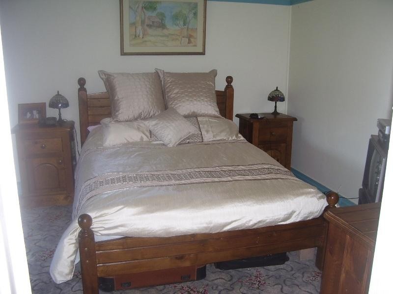 Innisfail Newell Highway, Parkes NSW 2870