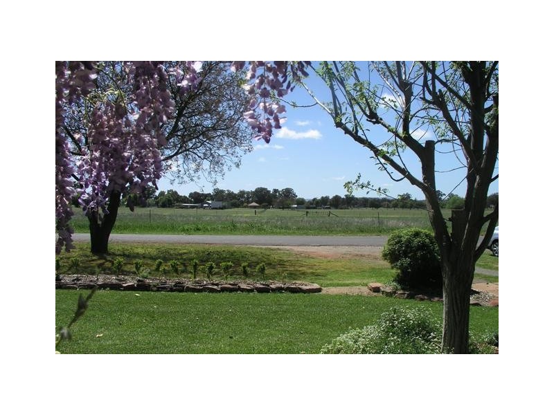 18 Nash Street, Parkes NSW 2870