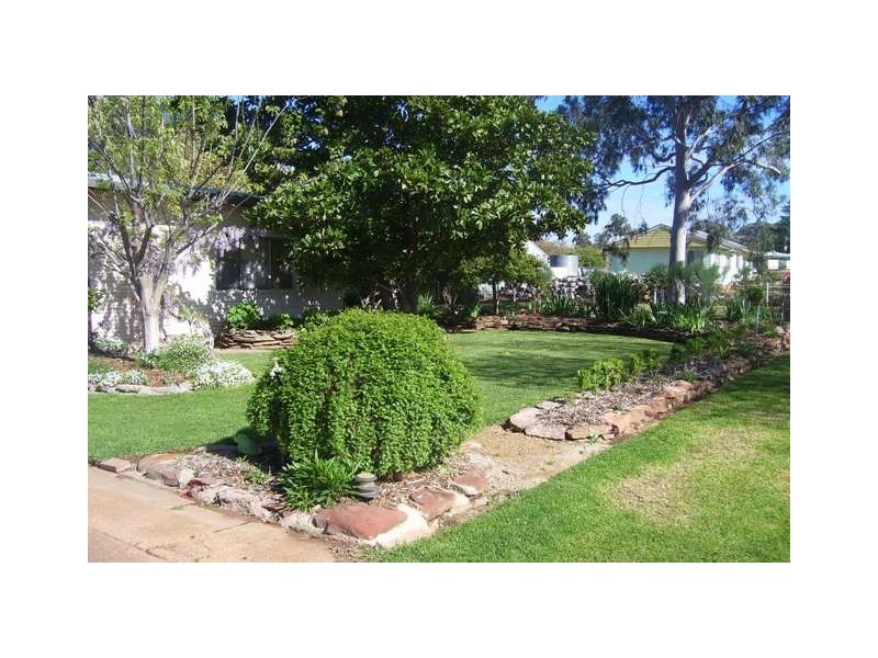 18 Nash Street, Parkes NSW 2870