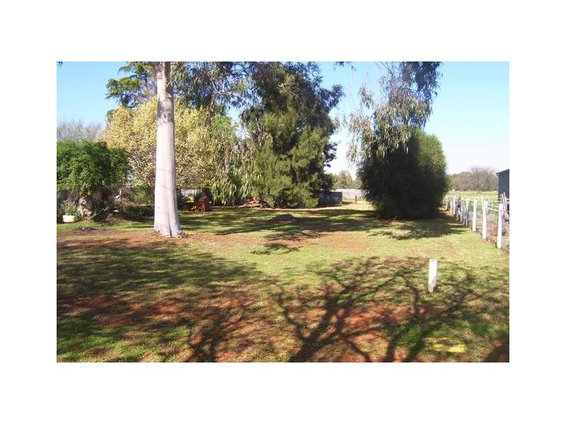 18 Nash Street, Parkes NSW 2870