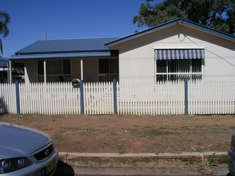 17 Victoria Street, Parkes NSW 2870