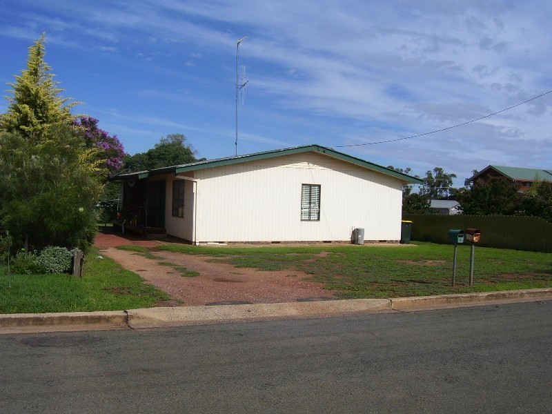 2/4 Lawson Street, Parkes NSW 2870