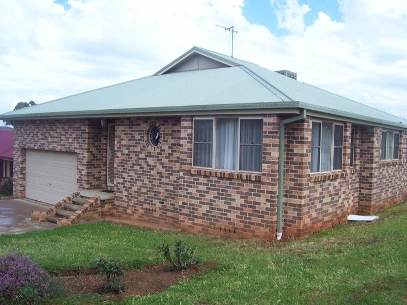 20 Dalley Street, Parkes NSW 2870