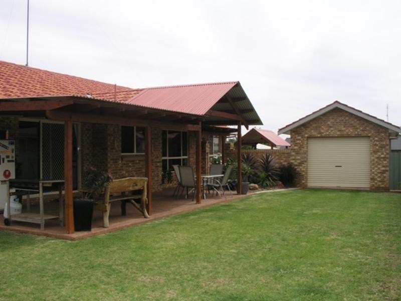 27 Paterson Street, Parkes NSW 2870