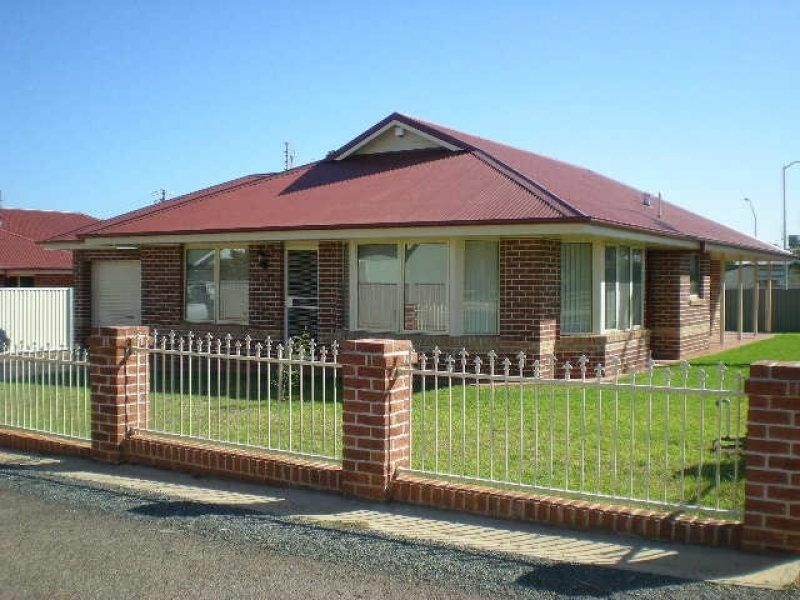 13-15 Mitchell Street, Parkes NSW 2870