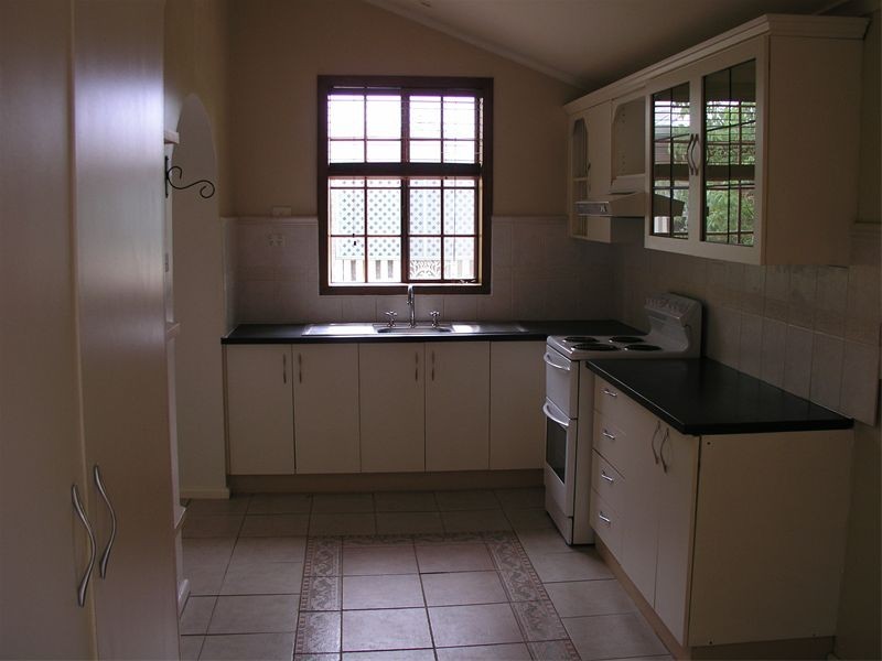 11 Thurlstone Street, Parkes NSW 2870