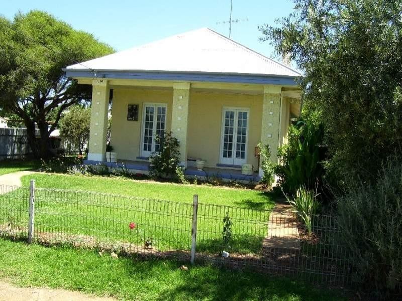 42 Mitchell Street, Parkes NSW 2870