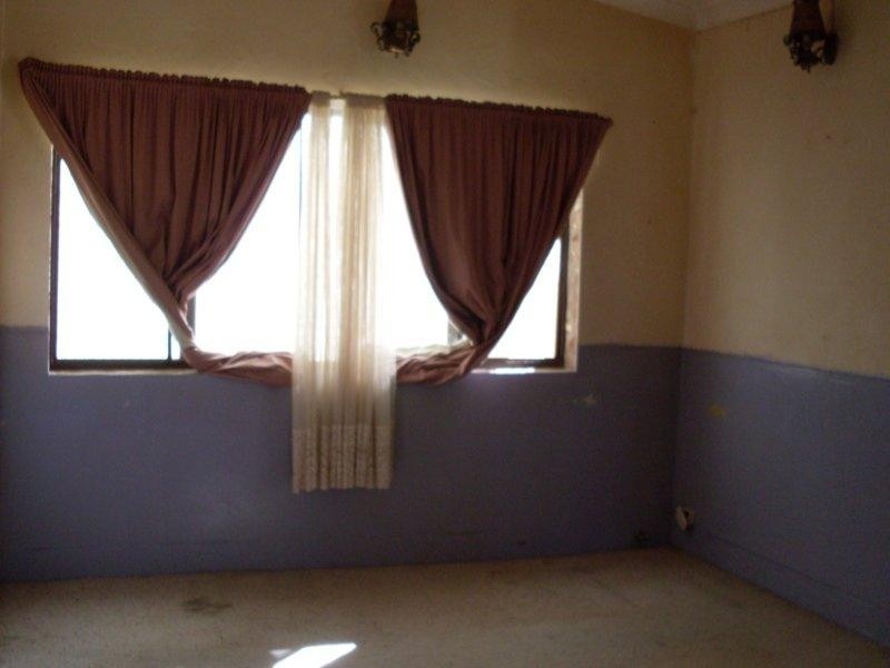 2 Junction Street, Parkes NSW 2870