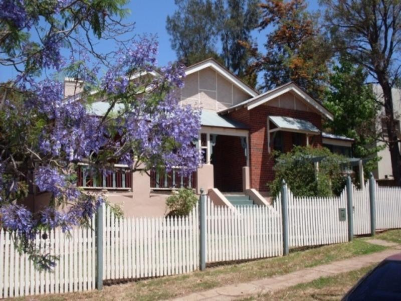 14 High Street, Parkes NSW 2870