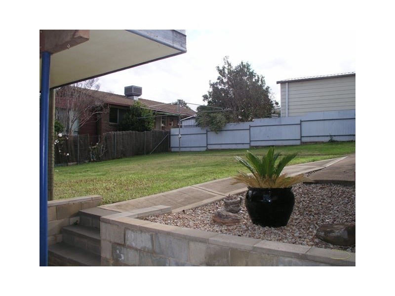 31 Barton Street, Parkes NSW 2870