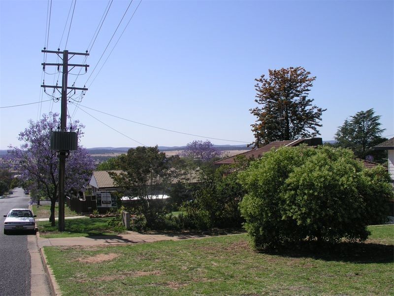 31 Barton Street, Parkes NSW 2870