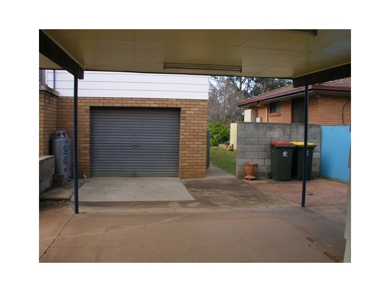 31 Barton Street, Parkes NSW 2870