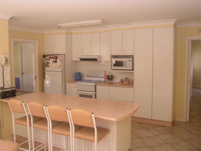 4 Danilenko, Parkes NSW 2870