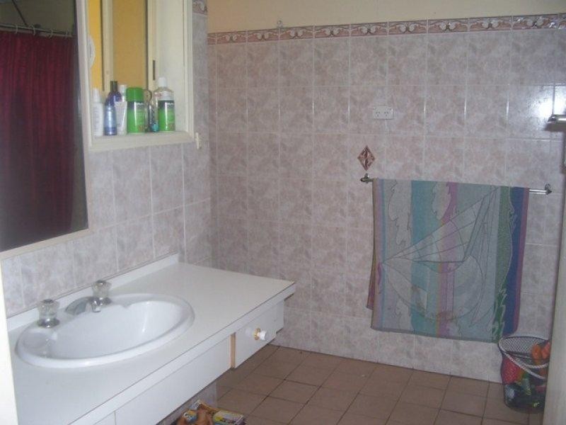 58 Orange Street, Parkes NSW 2870