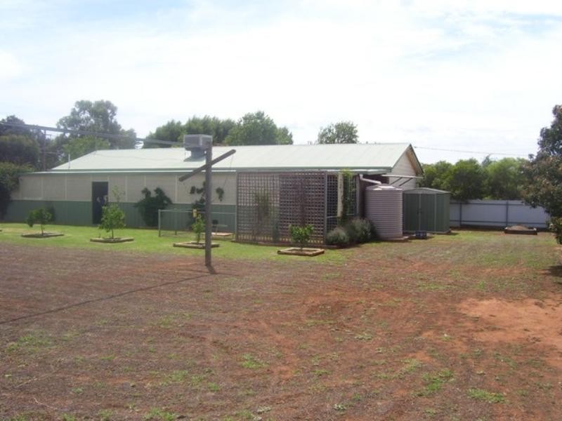 250 Nash Street, Parkes NSW 2870