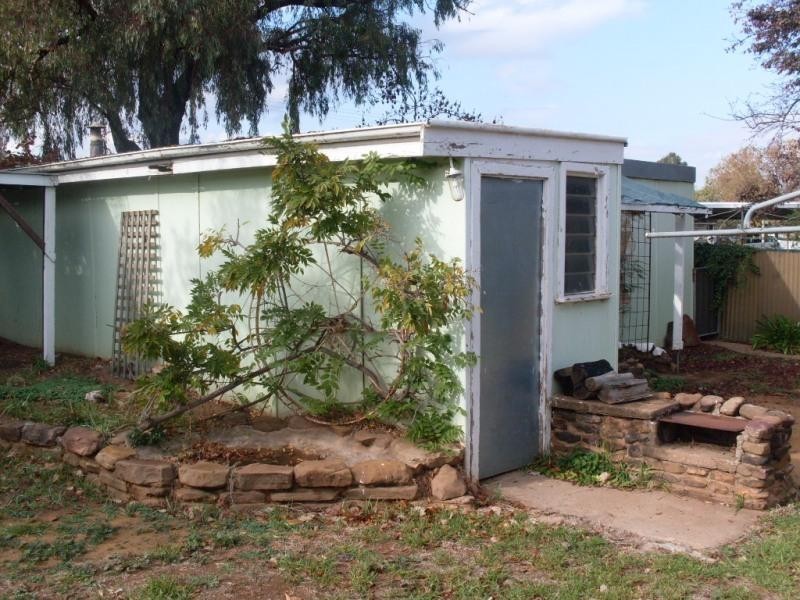 1 Wattle Street, Parkes NSW 2870