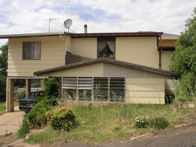 13 Glenwarrie Place, Parkes NSW 2870