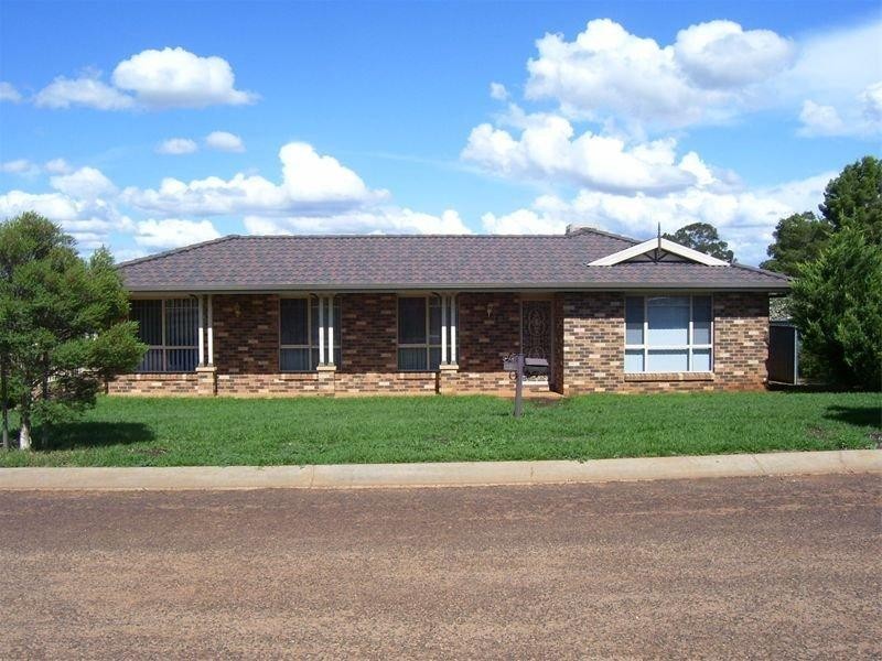 10 Mimosa Avenue, Parkes NSW 2870