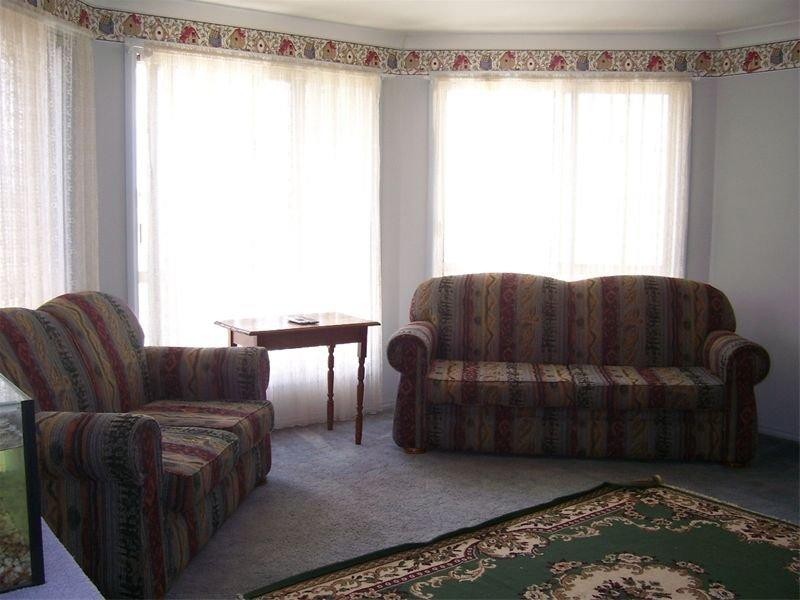 10 Mimosa Avenue, Parkes NSW 2870