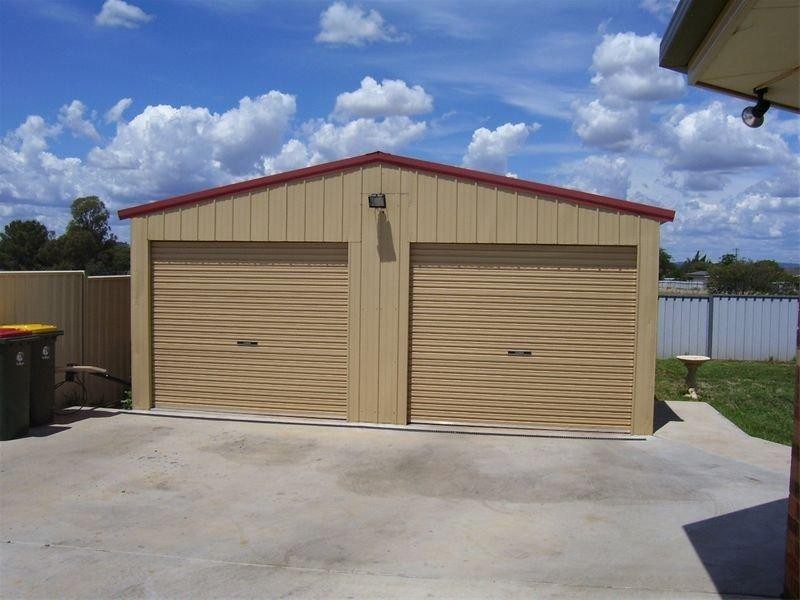 10 Mimosa Avenue, Parkes NSW 2870