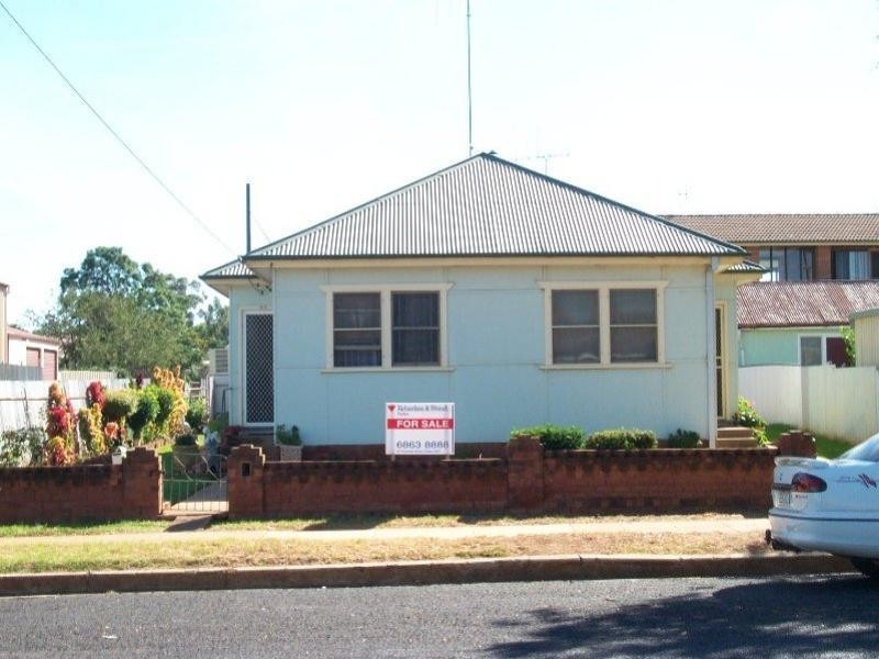 10a Victoria Street, Parkes NSW 2870