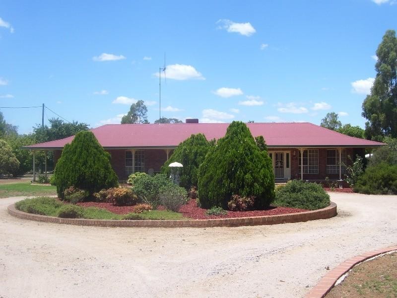 239 Nash Street, Parkes NSW 2870