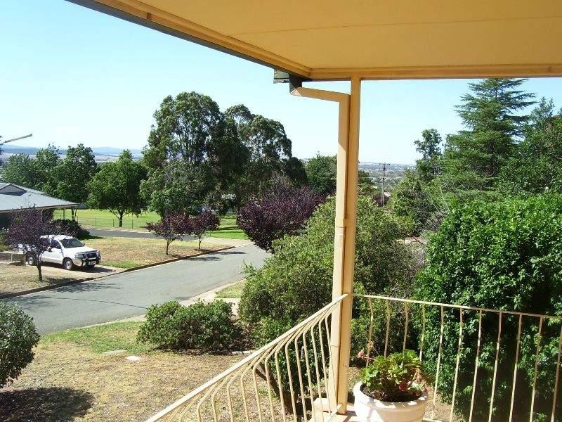 10 Mengarvie Road, Parkes NSW 2870